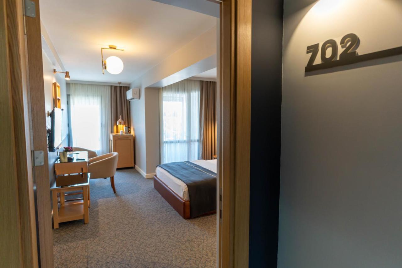 Viva La Hotel *