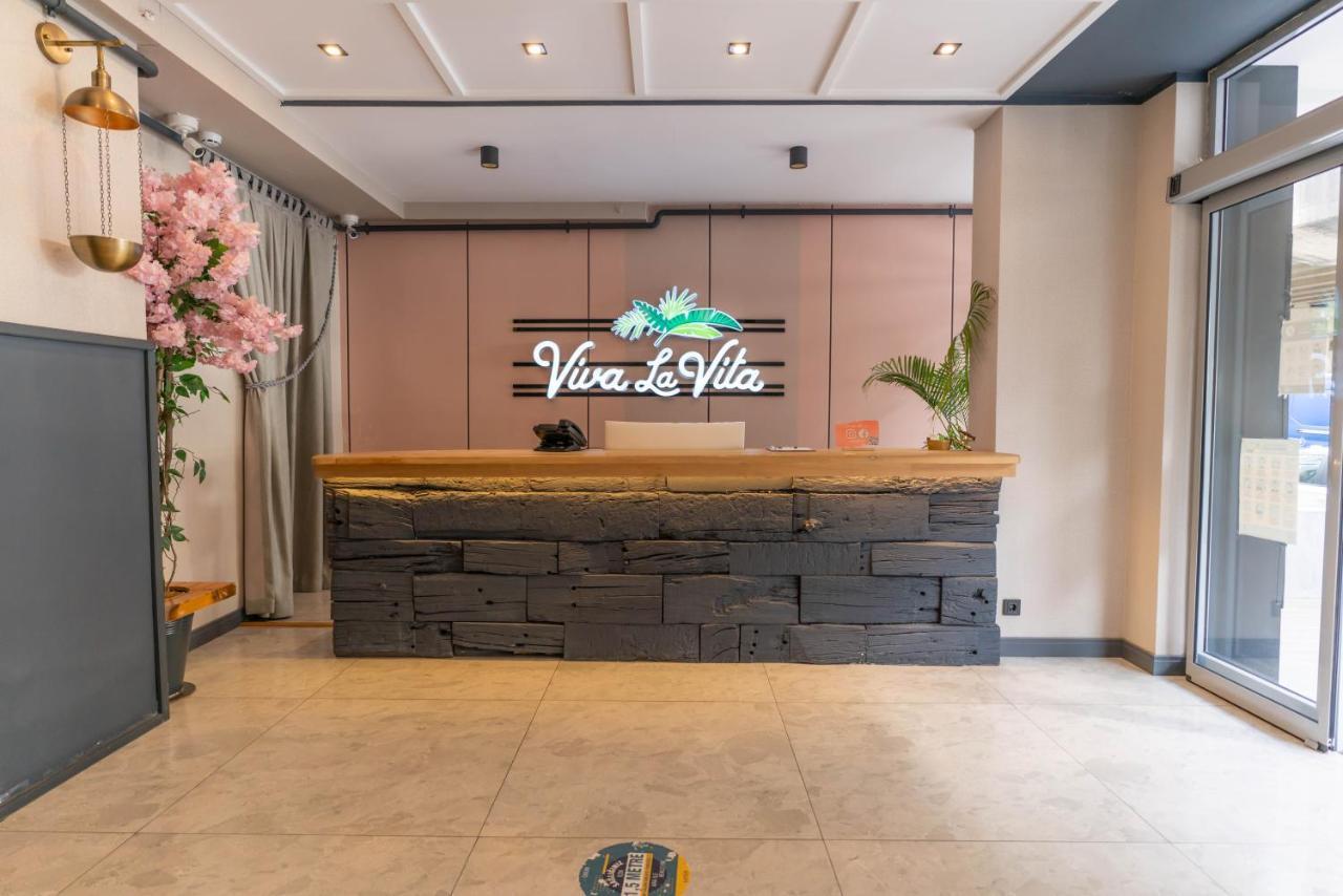 Viva La Hotel *